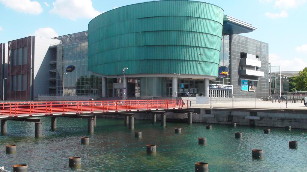 Studio Avec Terrace Docks Straßburg Exterior foto